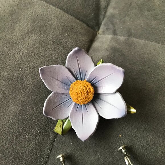 Vintage Hinterland Crocus Flower Brooch & Earring Set - Picture 2 of 4